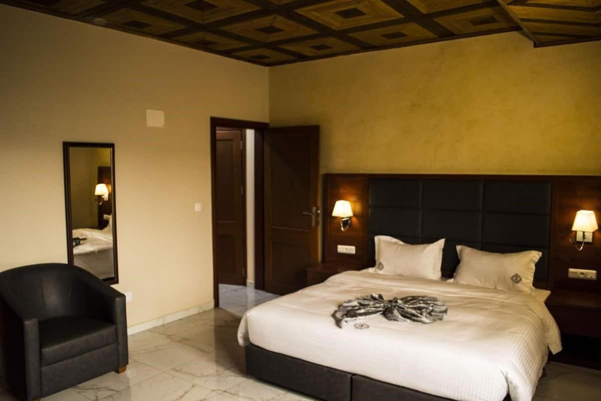 Hôtel Jouvence International Yaoundé Exterior foto