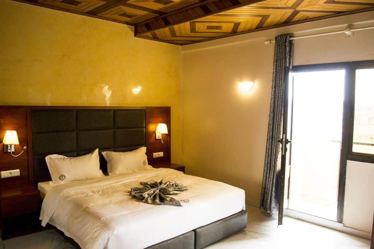 Hôtel Jouvence International Yaoundé Exterior foto