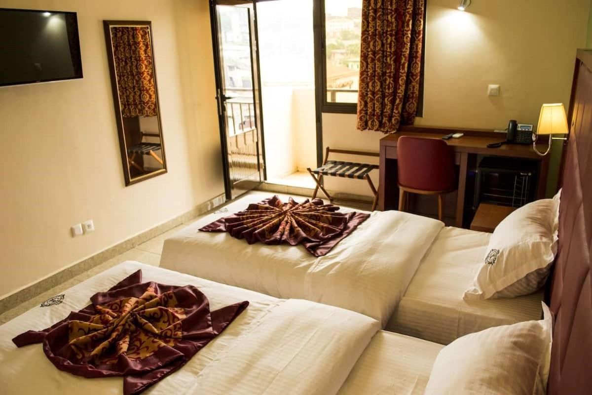 Hôtel Jouvence International Yaoundé Exterior foto