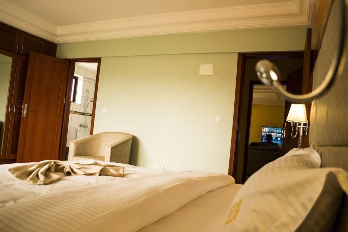 Hôtel Jouvence International Yaoundé Exterior foto