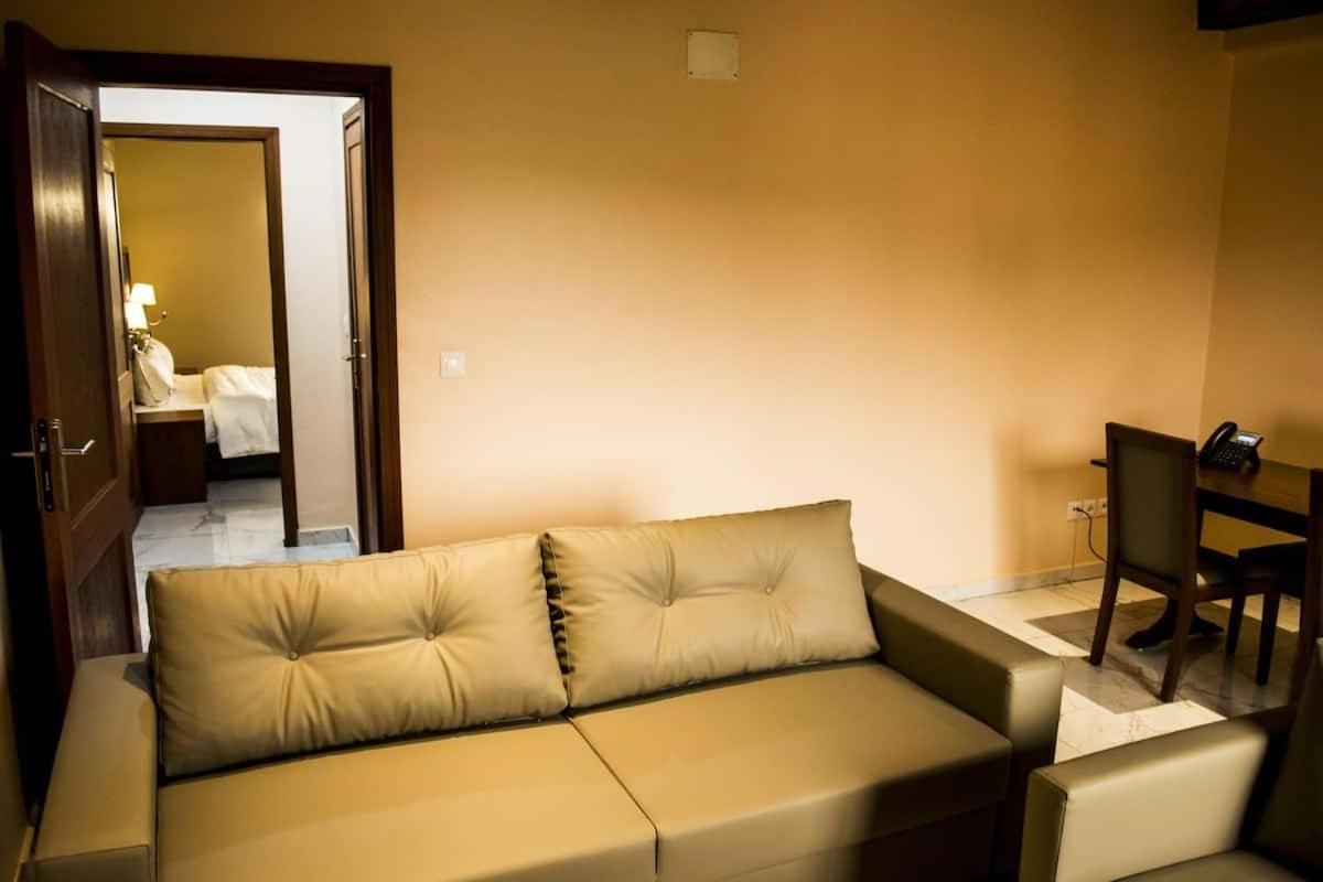 Hôtel Jouvence International Yaoundé Exterior foto