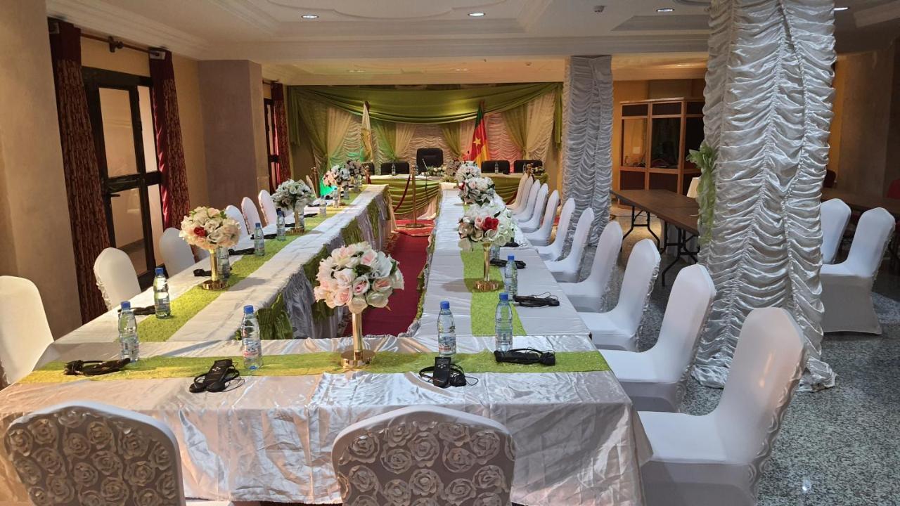 Hôtel Jouvence International Yaoundé Exterior foto